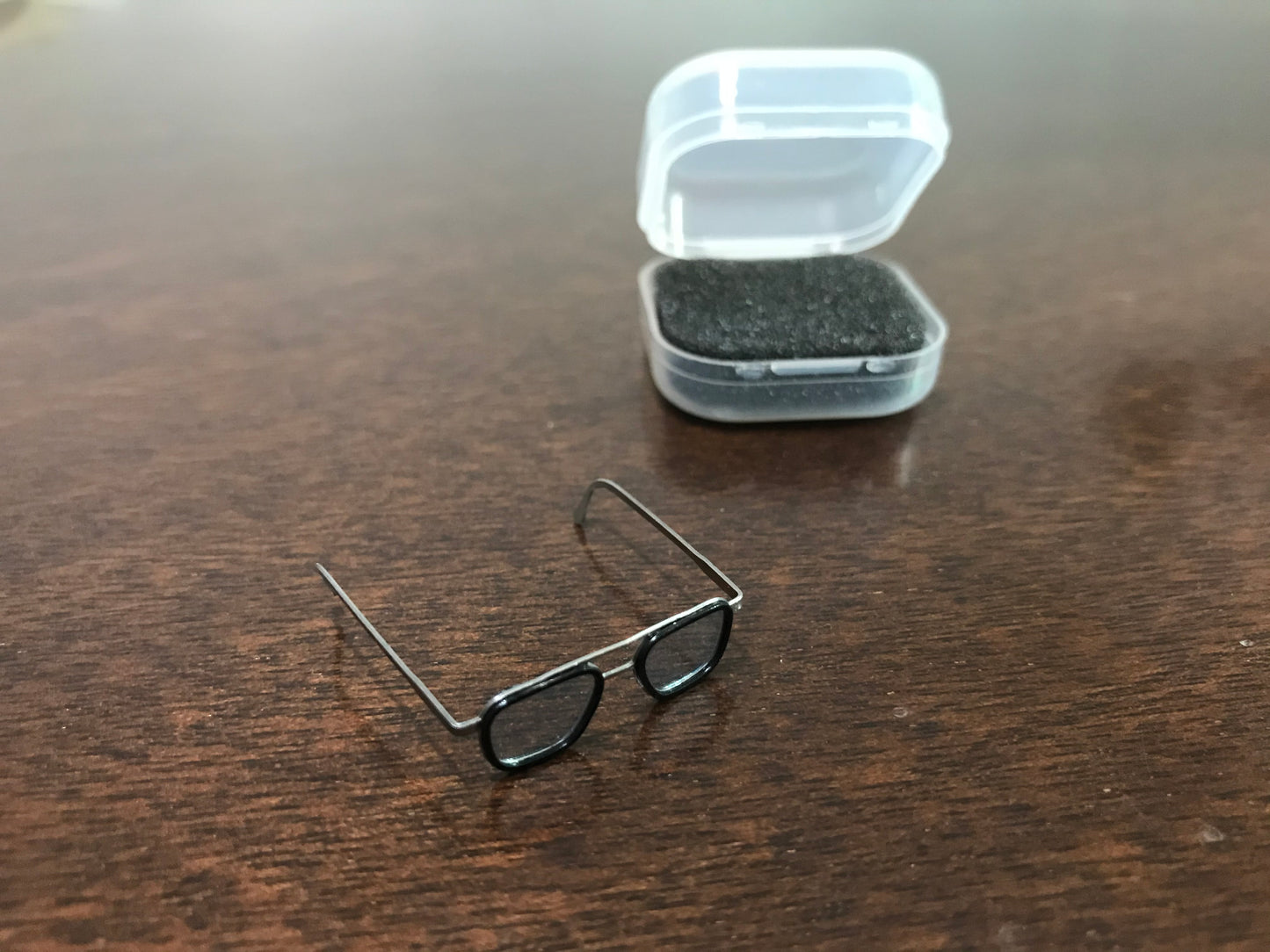 [EN STOCK] Accesorio Lentes Metálicos marca custom escala 1/6