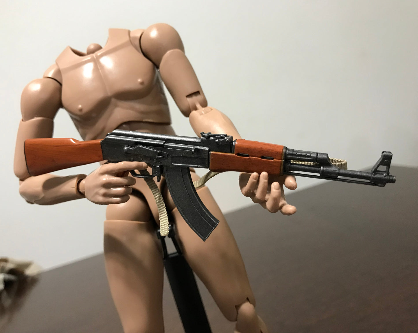 [EN STOCK] Accesorio Fusil de asalto AK-47 marca custom escala 1/6