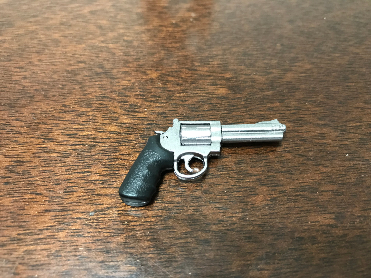 Accesorio Pistola Revolver para figuras escala 1/6