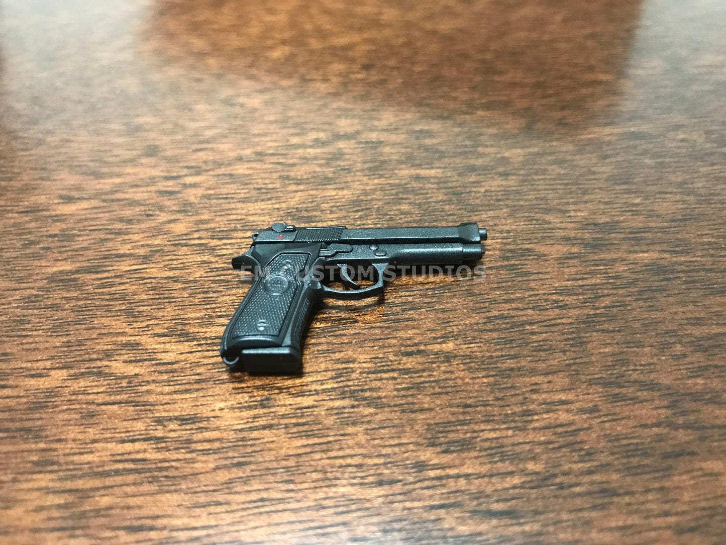 Accesorio Pistola Beretta para figuras escala 1/6