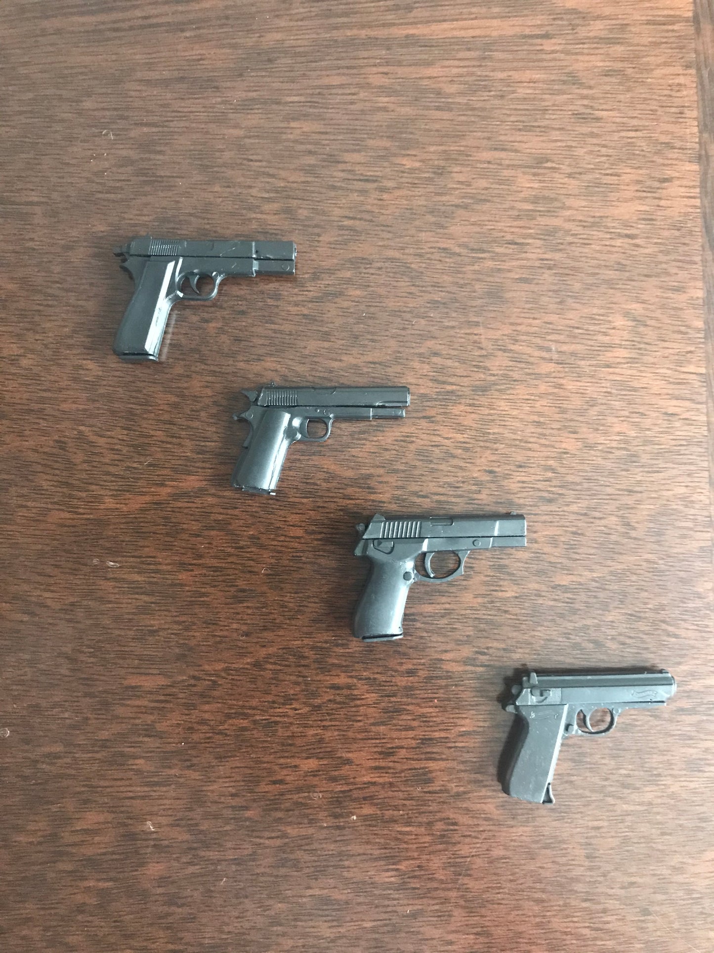 Accesorios Pistolas Escuadra para Figuras escala 1/6