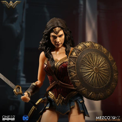 Pedido Figura Wonder Woman - DC - One:12 Collective marca Mezco Toyz escala pequeña 1/12