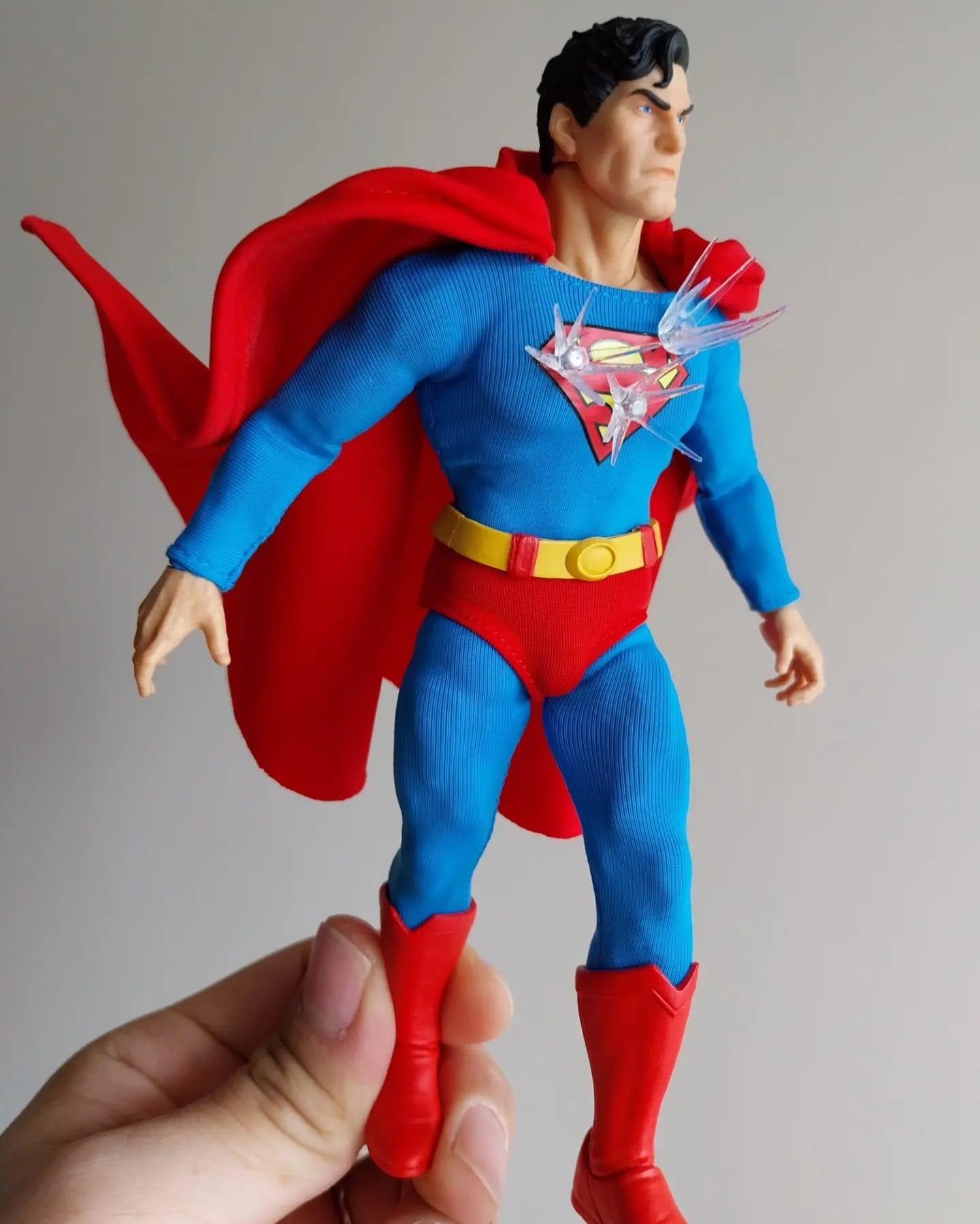 Pedido Figura Superman - Man of Steel Edition One:12 Collective marca Mezco Toyz 76553 escala pequeña 1/12