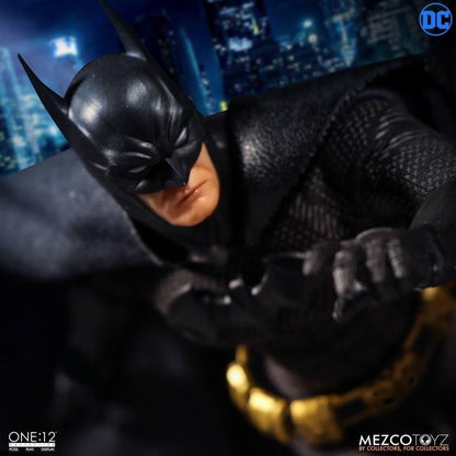 Pedido Figura Batman Sovereign Knight marca Mezco escala pequeña 1/12