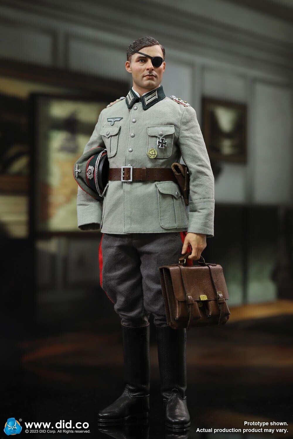 Pedido Figura Oberst I.G. Claus Von Stauffenberg - Operation Valkyrie marca DID D80162 escala 1/6