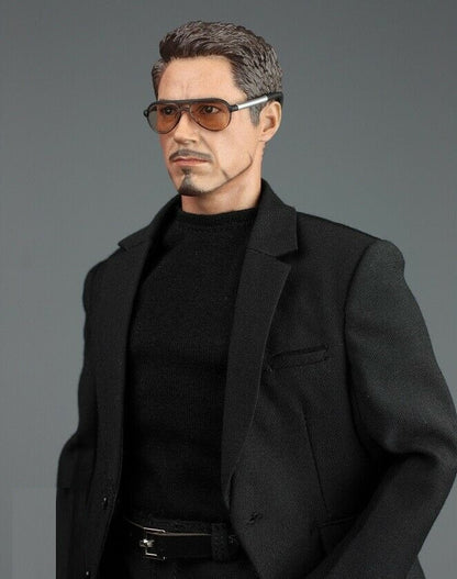 Figura Tony con traje negro marca EM Custom Studios escala 1/6