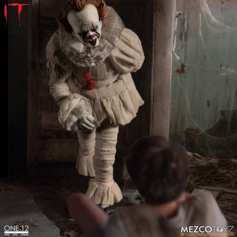 Pedido Figura Pennywise - IT (2017) - One:12 Collective marca Mezco Toyz 77520 escala pequeña 1/12